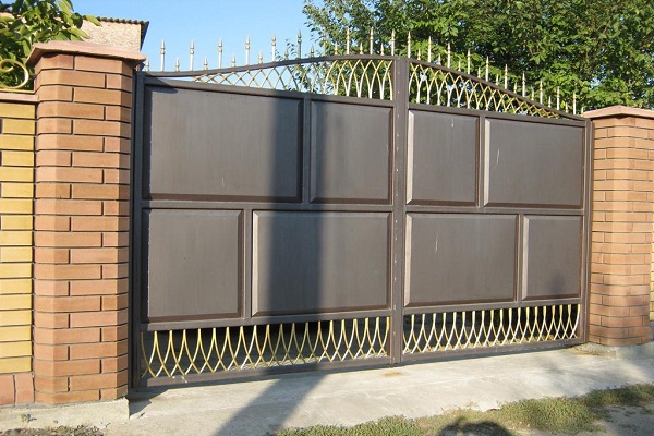 Изготовление металлических ворот и калиток в СПб